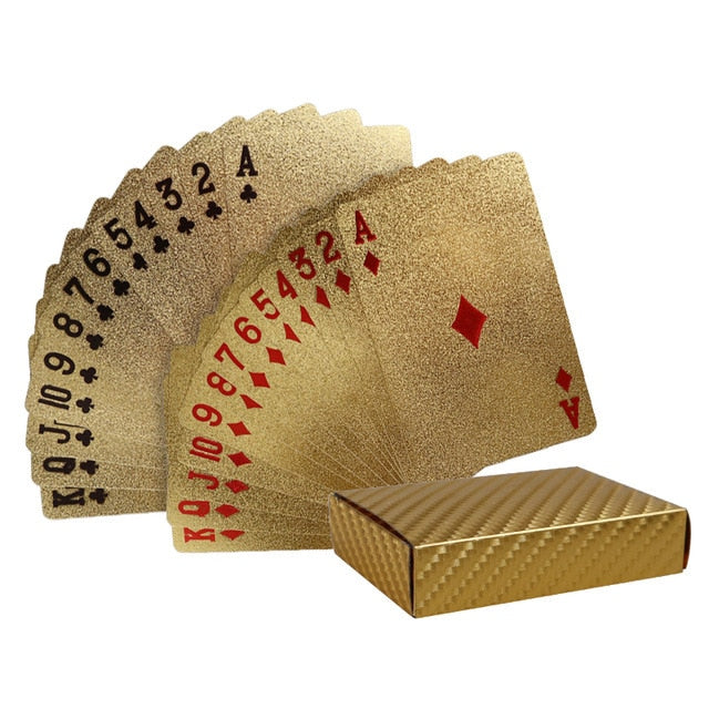 Baraja de cartas de póquer con hojas de oro